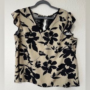 Romantic Black & Tan Floral Print Blouse w/ Lace Details - Size 1X